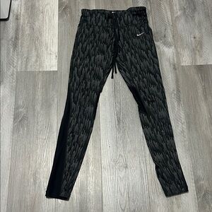 Nike woman’s Pattern Dri-FIT Running Leggings/ black&white gray/ size S